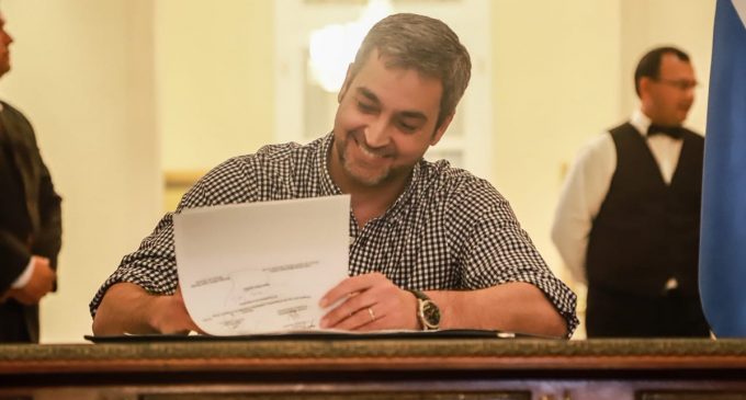 Mario Abdo promulga ley “Anita”