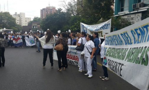 Enfermeros preparan masiva movilización