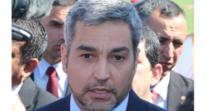 “El cartismo tiene que yerar”: Mario Abdo Benítez volvió a Paraguay y tiroteó contra Cartes