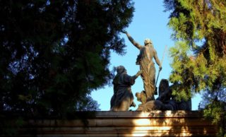Hoy realizan tour nocturno en el Cementerio de la Recoleta