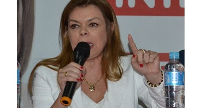 “Sandra McLeod no puede retirar su renuncia”, asegura concejal