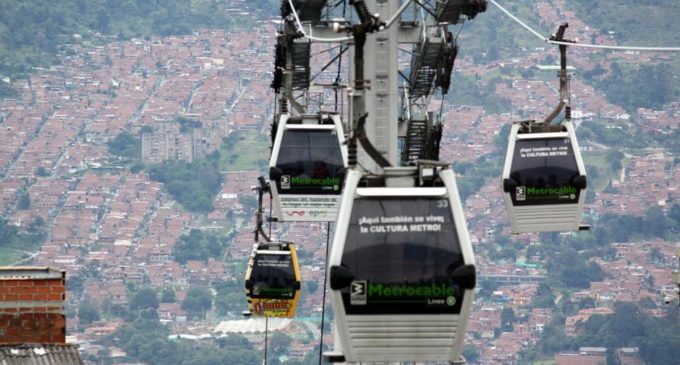 MOPC analiza implementación de teleféricos