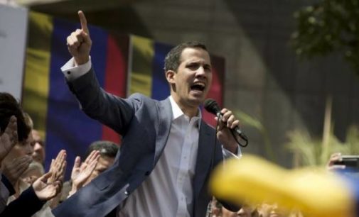 Horas decisivas en Venezuela: Titular de la Asamblea se autoproclama presidente de la República