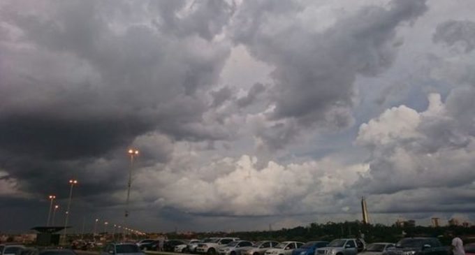 Anuncian viernes caluroso y con lluvias