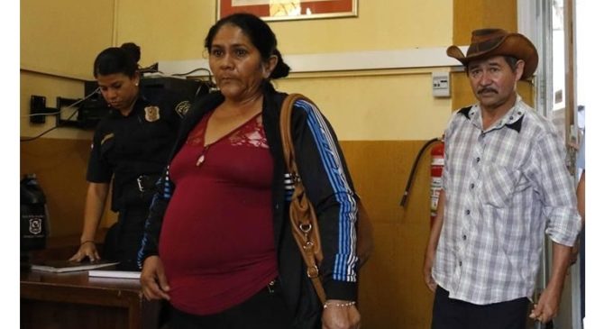 Autoridades se reúnen con madre de Edelio Morínigo