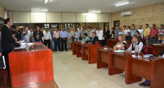 CDE: Sesión extra para tratar destitución de Sandra McLeod