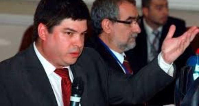 “Contralor que auditará la contraloría es muy cuestionado”