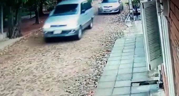 G. 3.500 millones pide conductora de bus escolar baleado por policías