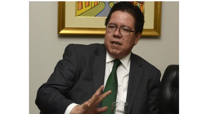 Defensa de Contralor sostiene que acusación no tiene fundamentos