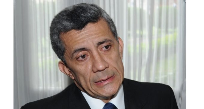 Camacho espera ser electo ministro de Corte