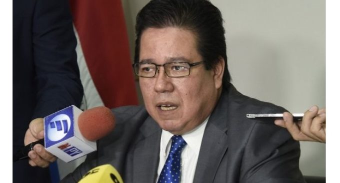 “Que se termine el juicio político al Contralor”, pide exsenador