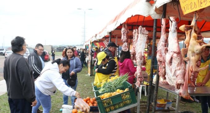 Feria de productores orgánicos en la Costanera de Asunción