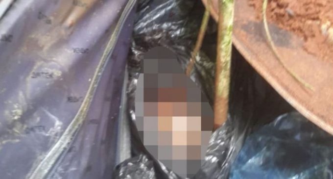 Encuentran cadáver en dos maletas