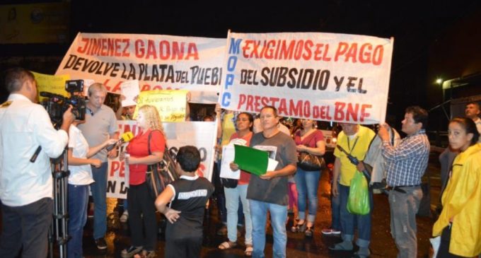 Frentistas del fallido Metrobús se manifestaron en reclamo de indemnizaciones