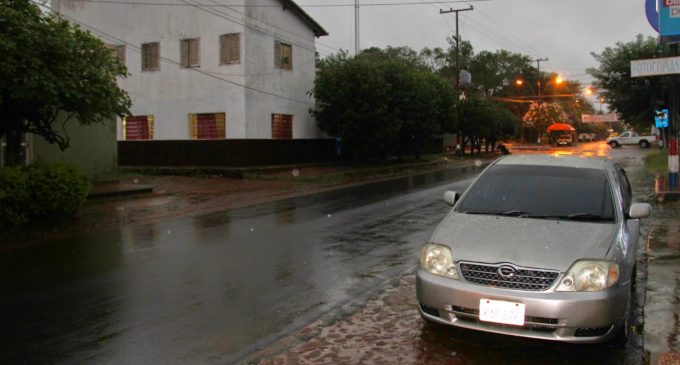 Lunes cálido y con lloviznas