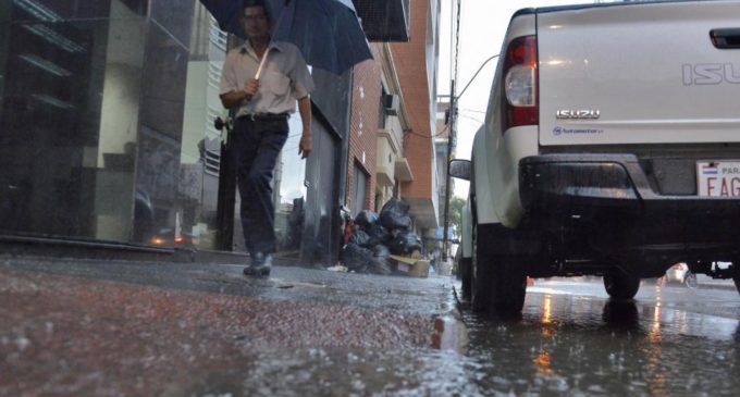 Se espera viernes lluvioso y con tormentas
