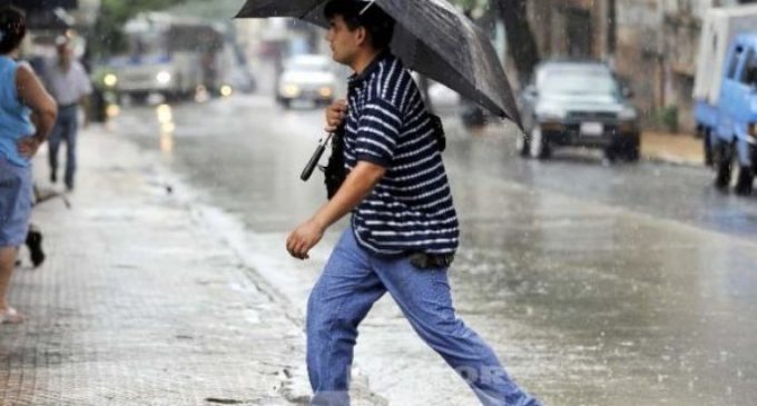 Anuncian jueves cálido y con lluvias dispersas