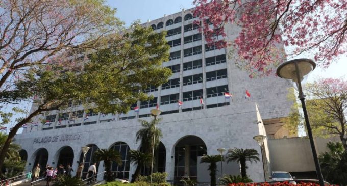 Denuncian a funcionario del juzgado de Lambaré