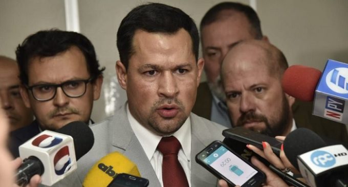 Ulises Quintana renuncia a su precandidatura a intendencia de CDE