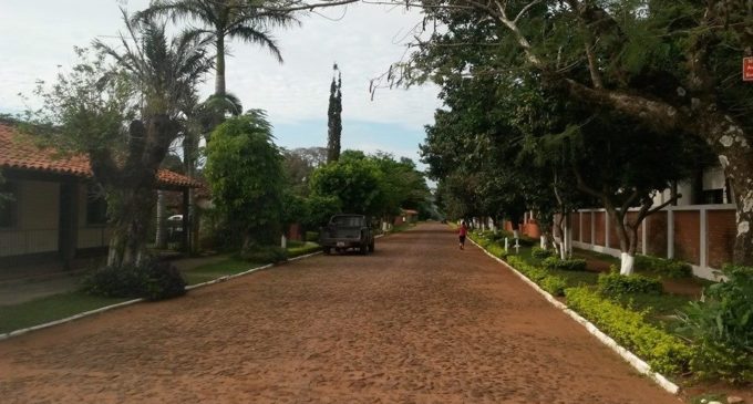 “Se llegó a una solución salomónica”: Autoridades acuerdan colocación de adoquines en centro de Quyquyhó