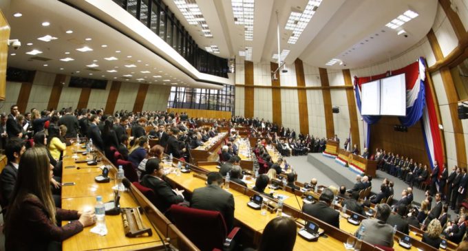Diputados opositores pedirán anulación de sesión “mau” en la que se archivó eliminación de PARLASUR