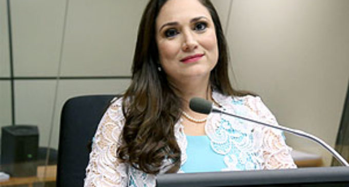 Diputados estudiarán proyecto de ley que busca limitar reelección a legisladores