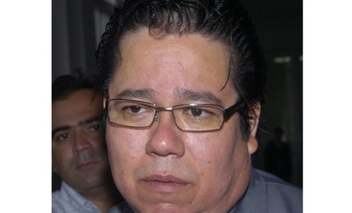 Diputados aprueba renuncia de García y toma juramento a nuevo contralor