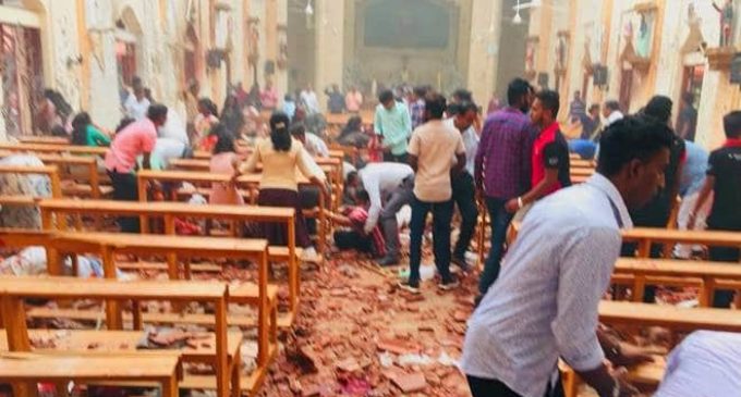 Más de 200 muertos y 450 heridos tras ataques a iglesias en Sri Lanka