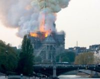 La Catedral de Notre Dame se incendia
