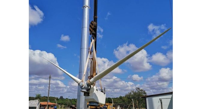 Investigadores ponen a prueba aerogenerador de energía en Fiuna