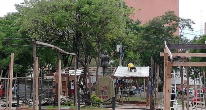 Municipalidad de Asunción notifica a damnificados a abandonar plazas
