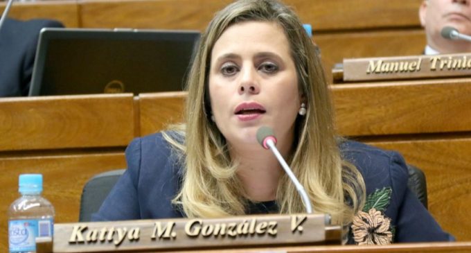 “Agradezco en cierto modo el planteamiento de tratar la jubilación en tres meses”
