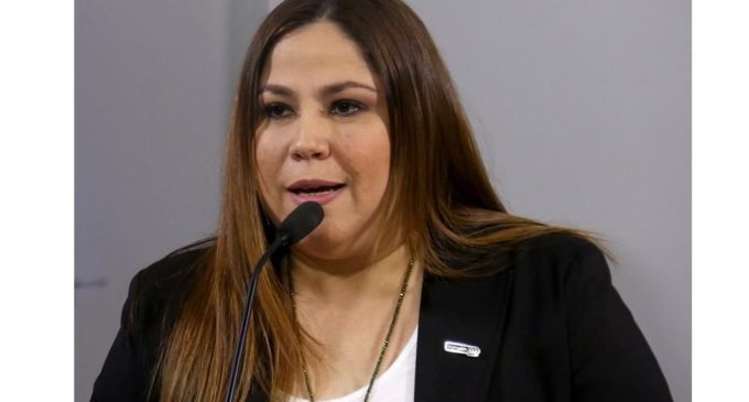 “Que los empresarios compren nuestro combustible, que es más barato”, dice presidenta de PETROPAR