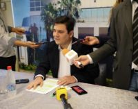 Salyn Buzarquis dice que Enrique Riera compró notas de su hijo