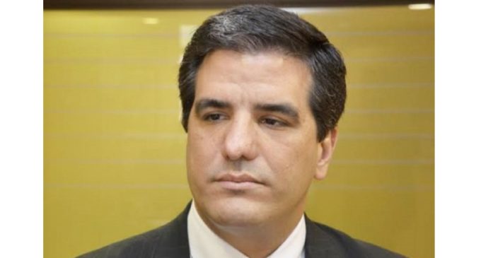 Abogados esteños acusan a Bacchetta de cometer tráfico de influencias