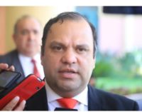 Ministro de Desarrollo Sostenible justifica despidos de funcionarios