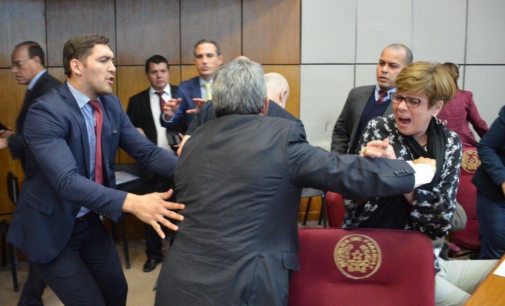 Desirée Masi recibió un fuerte golpe de Enrique Riera