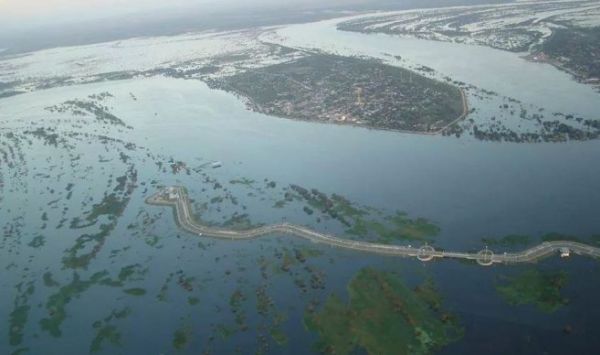 Tras intensas lluvias Alberdi está aislada, sin salida terrestre