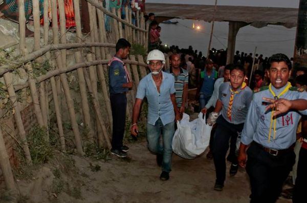 Al menos 70 muertos en Bangladesh en naufragio de un ferry