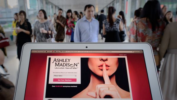Los usuarios del sitio Ashley Madison sufren extorsiones