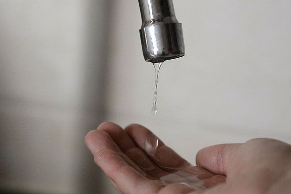 Conciencia sobre el uso de agua para evitar cortes