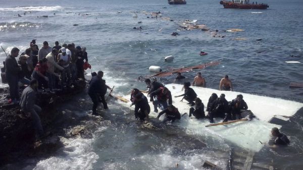 Se hunde otro barco con más de 300 inmigrantes en el Mediterráneo