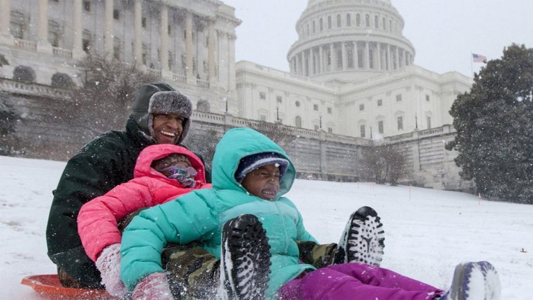 EEUU cierra el Capitolio y todas las oficinas de gobierno por la súper nevada Jonas