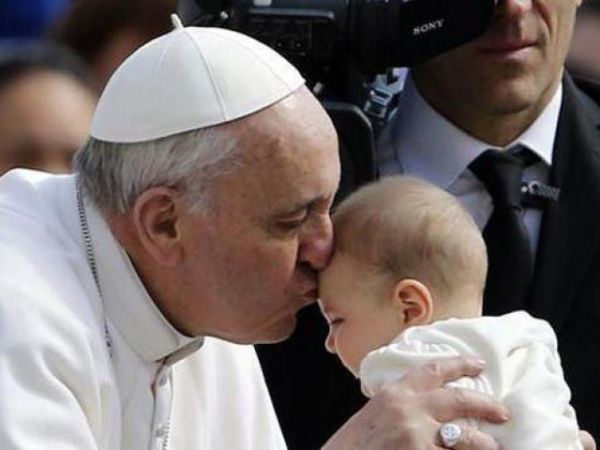 El Papa Francisco, a favor de la lactancia en lugares públicos