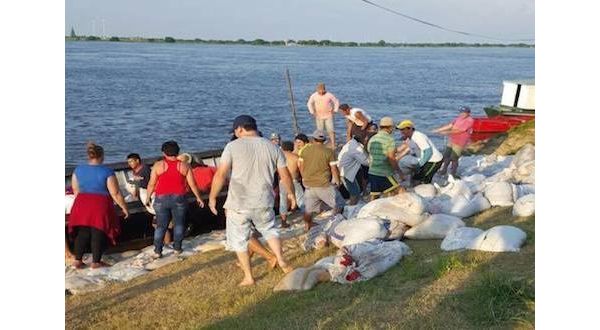 Gobierno evalúa evacuar a 7.000 alberdeños