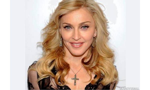 En Filadelfia, Madonna “da su bendición” al papa