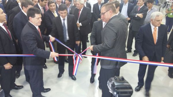 Presidente Cartes inauguró industria de autopartes en San Lorenzo