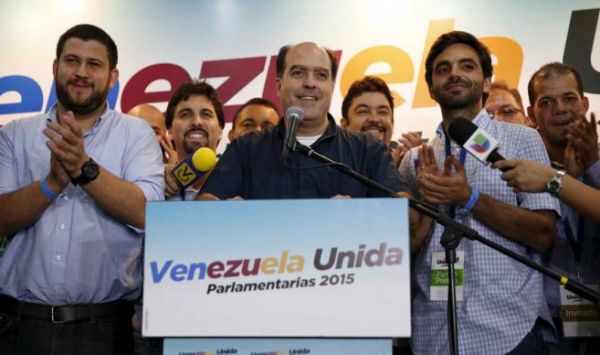 Oposición se atribuye victoria electoral en Venezuela