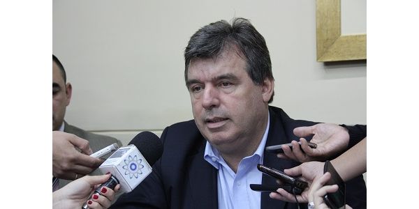 El Ministro de la Función pública cayó en contradicción, asegura Cáceres