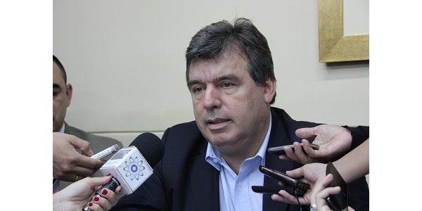 El Ministro de la Función pública cayó en contradicción, asegura Cáceres